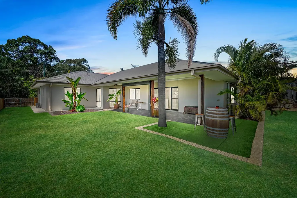 Mango Hill 4房  Spacious Family Living on 716m² with Reserve Outlook & Huge Alfresco