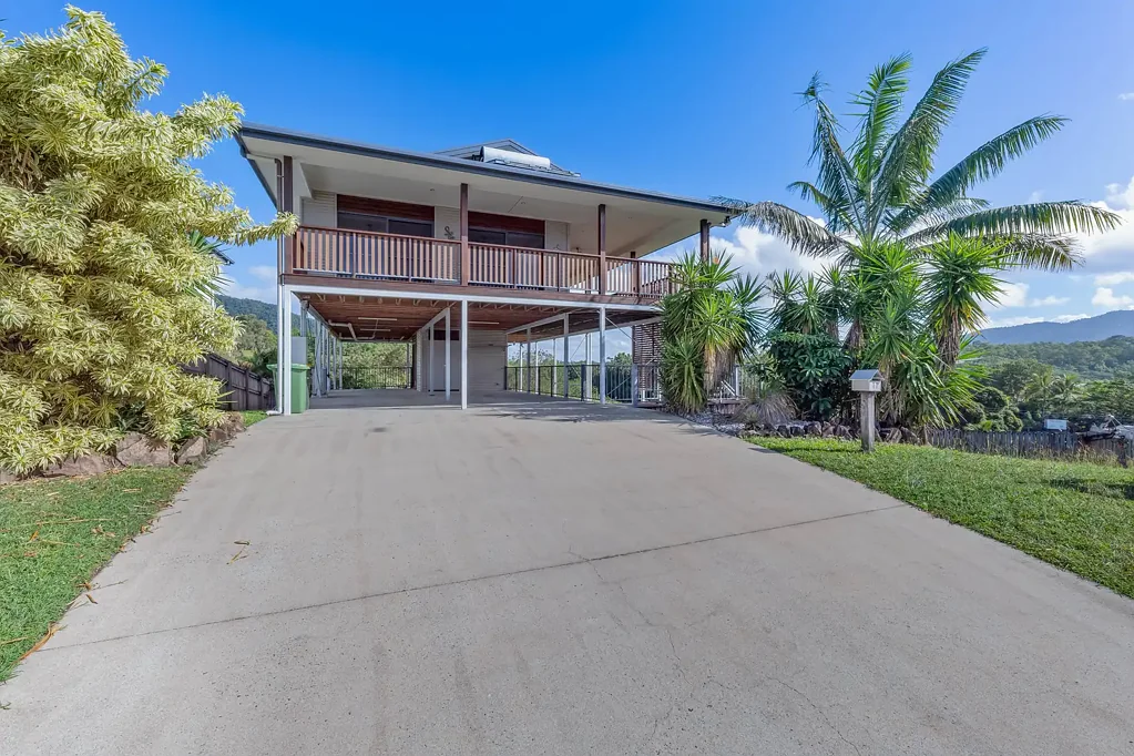 11 Spinnaker Court, Cannonvale, QLD 4802