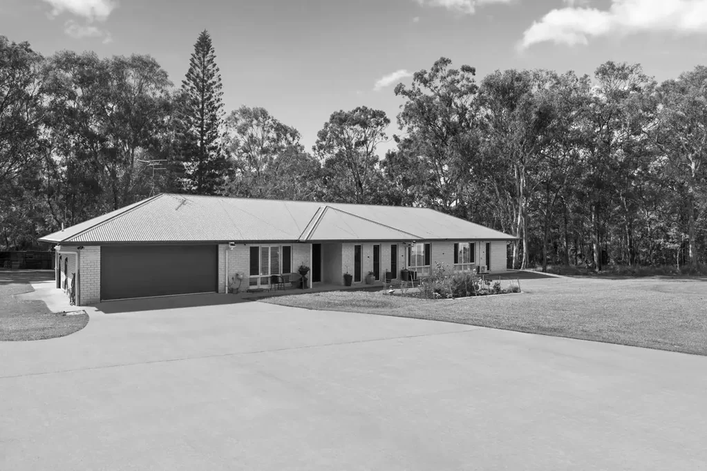 Chandler 4ਬੈੱਡਰੂਮ Acreage Elegance with a Functional Family Focus