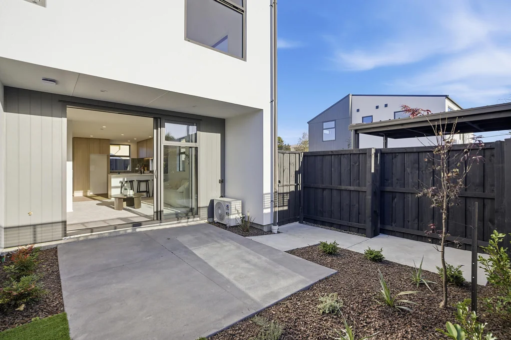 Woolston 2房  Eight Brand-New Units - Smart Investment!