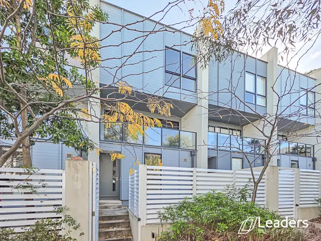 Burwood 2غرفة نوم Elevated Living Close to Amenities