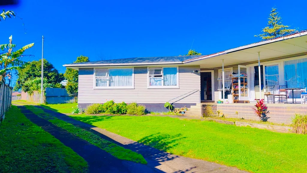 Mangere 3Moenga 2 Properties combine land 2119m2