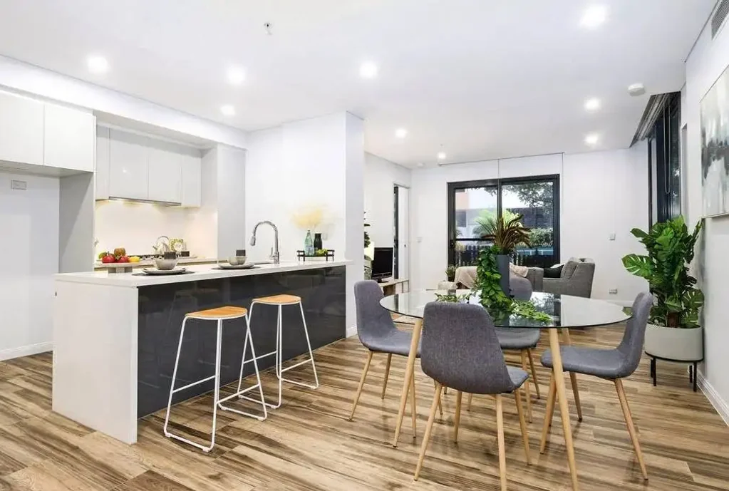 Luxury Garden Apartment