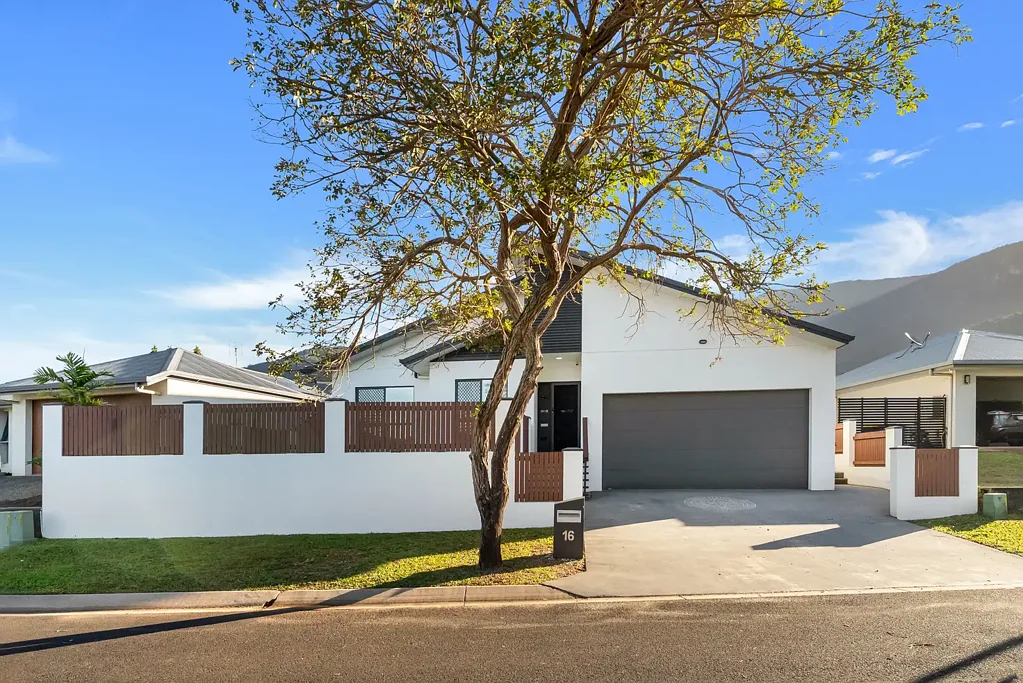 Redlynch 5房  Sophisticated Family Living in Springbrook Estate