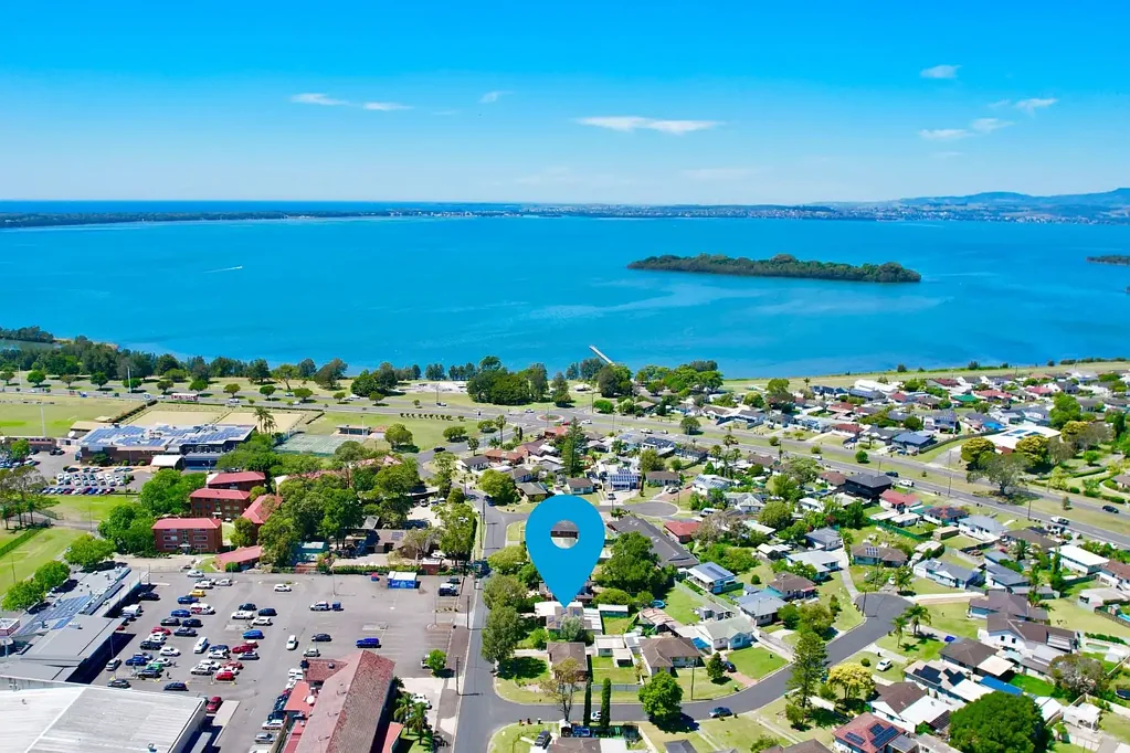 8 Devon Street, Berkeley, NSW 2506