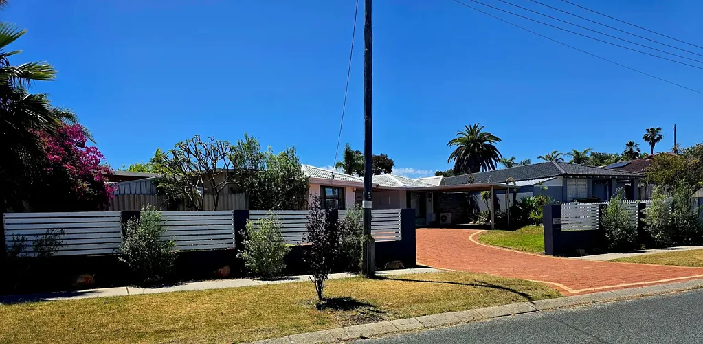Family Home with Private Granny Flat & Pool