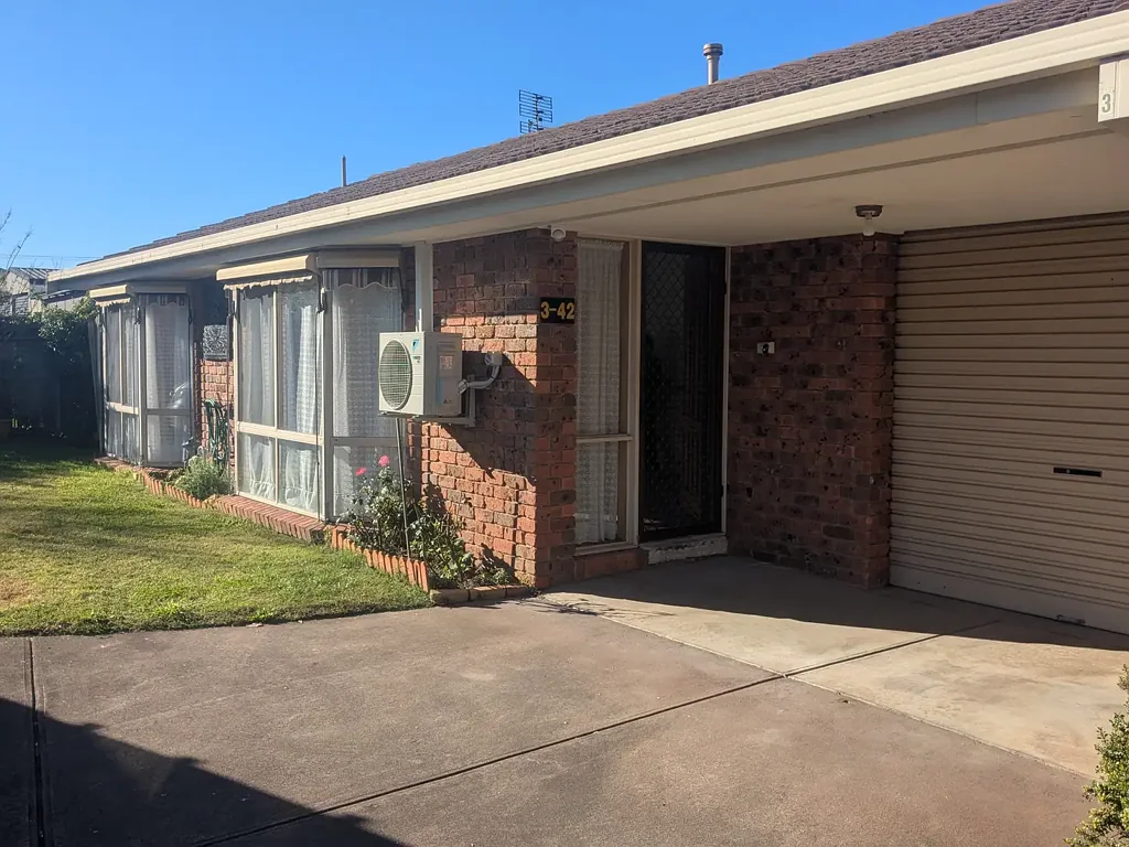 Maffra 2침실 Tidy unit situated close to shops in a quite area.