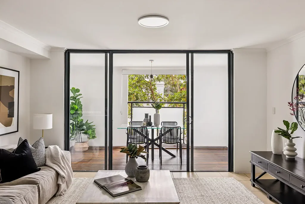 Camperdown 2Kwarto Luxe loft-style apartment / two balconies and parking