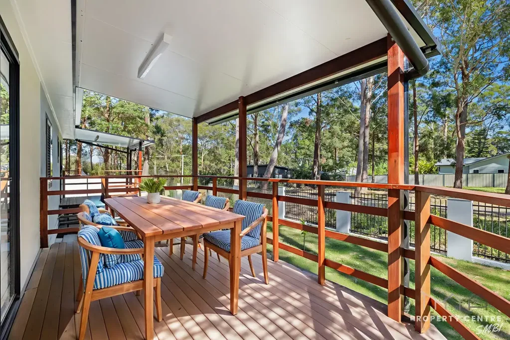 Russell Island 4 Bedroom Charming Island Retreat - Dual Living