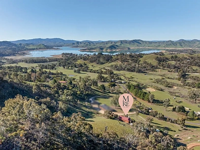 Bonnie Doon 3房  Tranquil Country Living on 8 Acres Near Lake Eildon