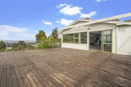 473 Scenic Drive, Waiatarua