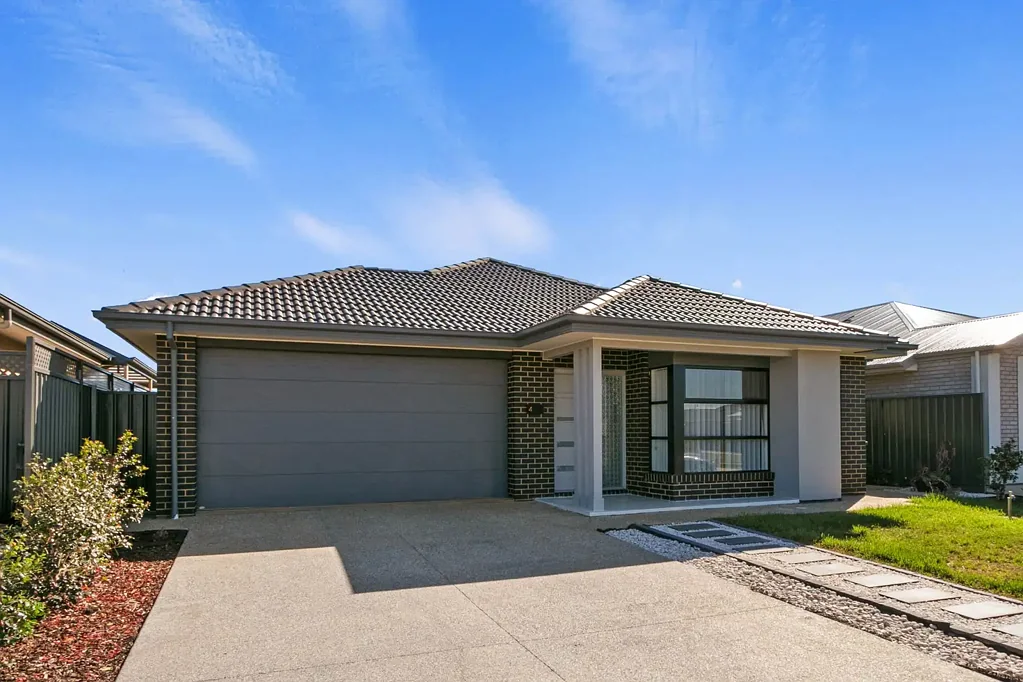 Two Wells 4ਬੈੱਡਰੂਮ Move-In Ready Modern Beauty on Adam Smith Ave