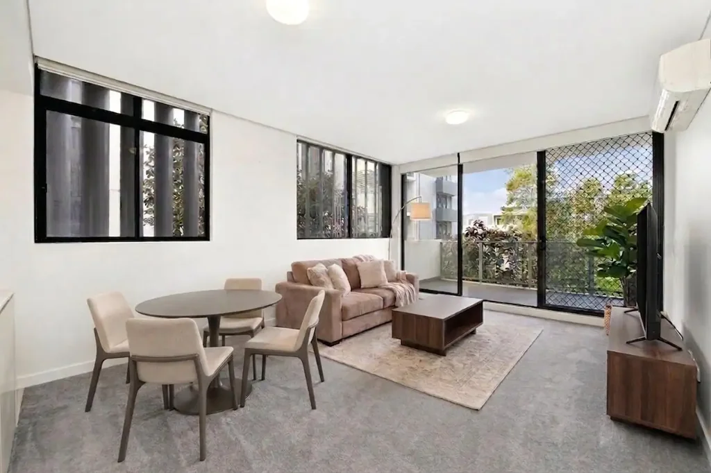 Campsie 2房 阳光充足生活区 私人公园阳台 安全专属车位 餐饮购物便捷 Sunlit Living & Private Park Views - 2 Bed, 2 Bath + Parking