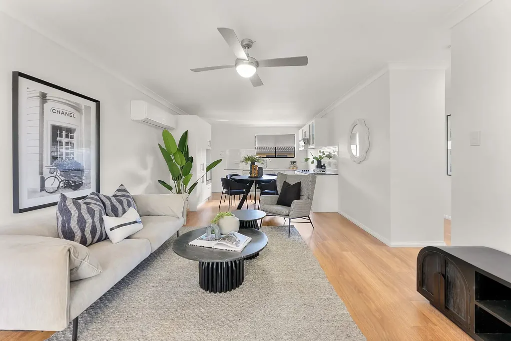 Clayfield 3房 社区热议：翻新、极其宽敞且令人惊喜的多功能！ Neighbourhood chatter: House-Sized Living in the Heart of Clayfield!