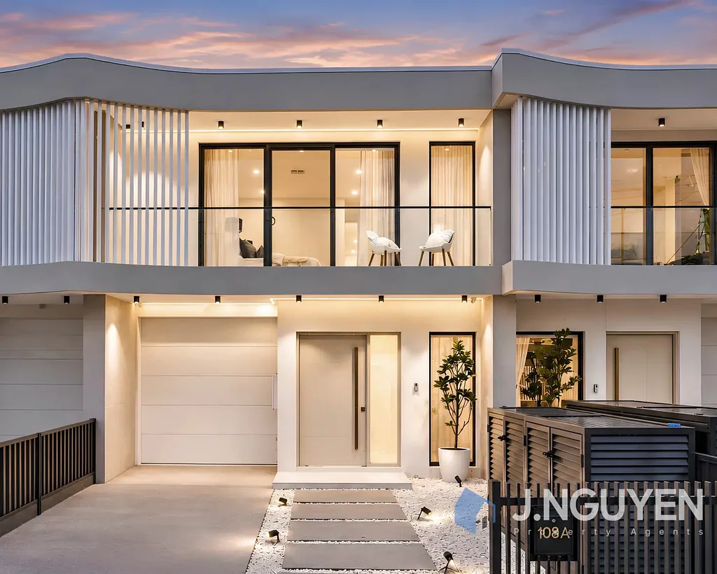 Canley Heights 5Moenga Brand New, Luxury, Supersized Residence