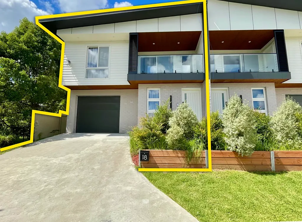 Sophisticated New Duplex Offering Space & Lifestyle