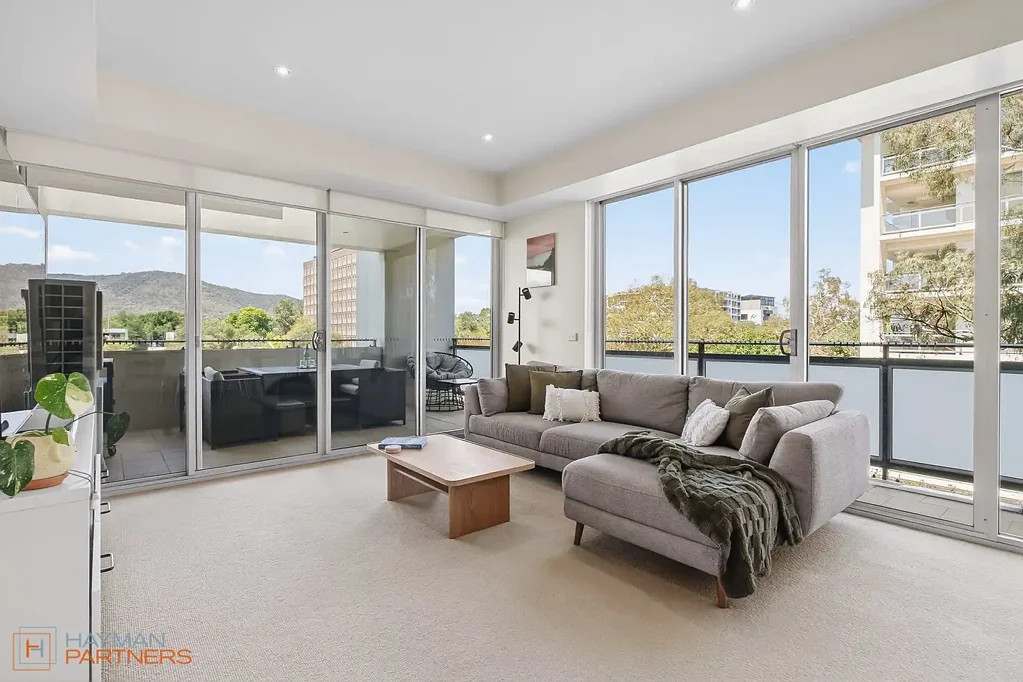 Turner 2ห้องนอน 114m2 of Internal living with Mount Ainslie Views