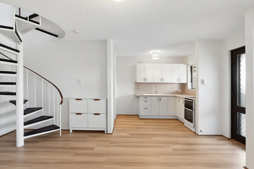 10/390 Hector Street, Yokine, WA 6060
