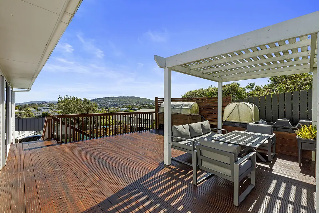 25 Griffiths Grove, Newlands, Wellington