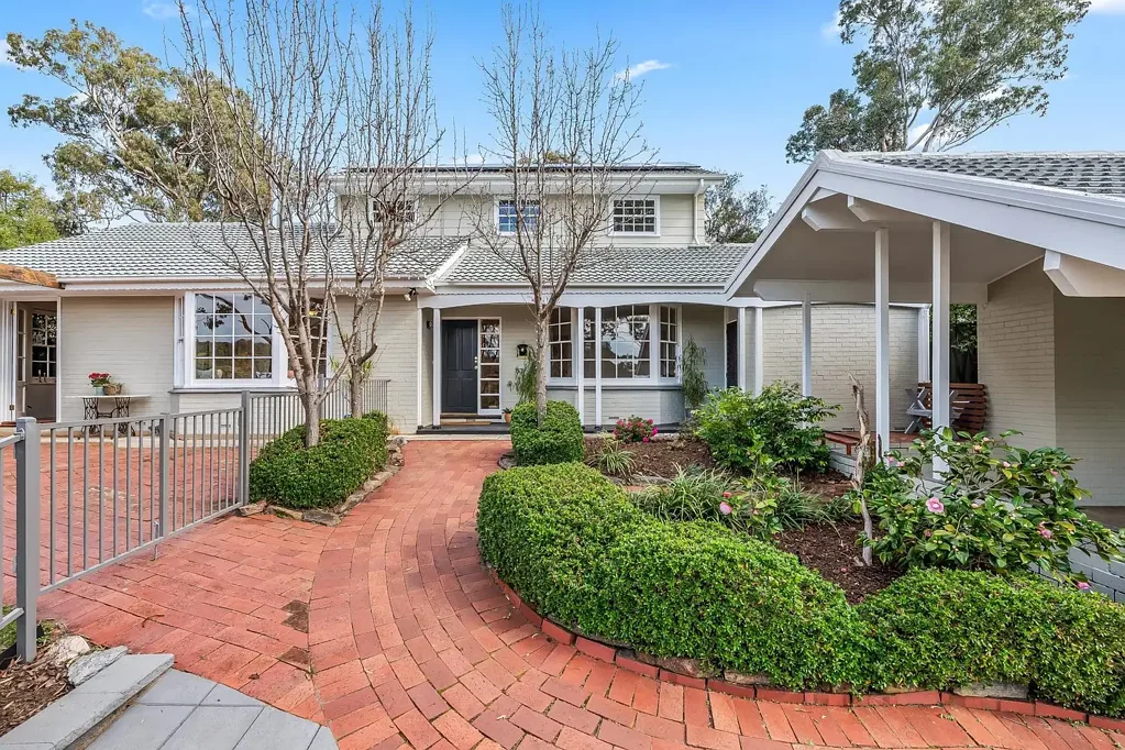 Coromandel Valley 4 Bedroom A Hamptons-style hillside haven, immersed in peace and privacy…