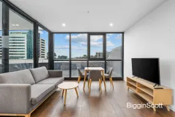 215/52-54 O'Sullivan Road, Glen Waverley