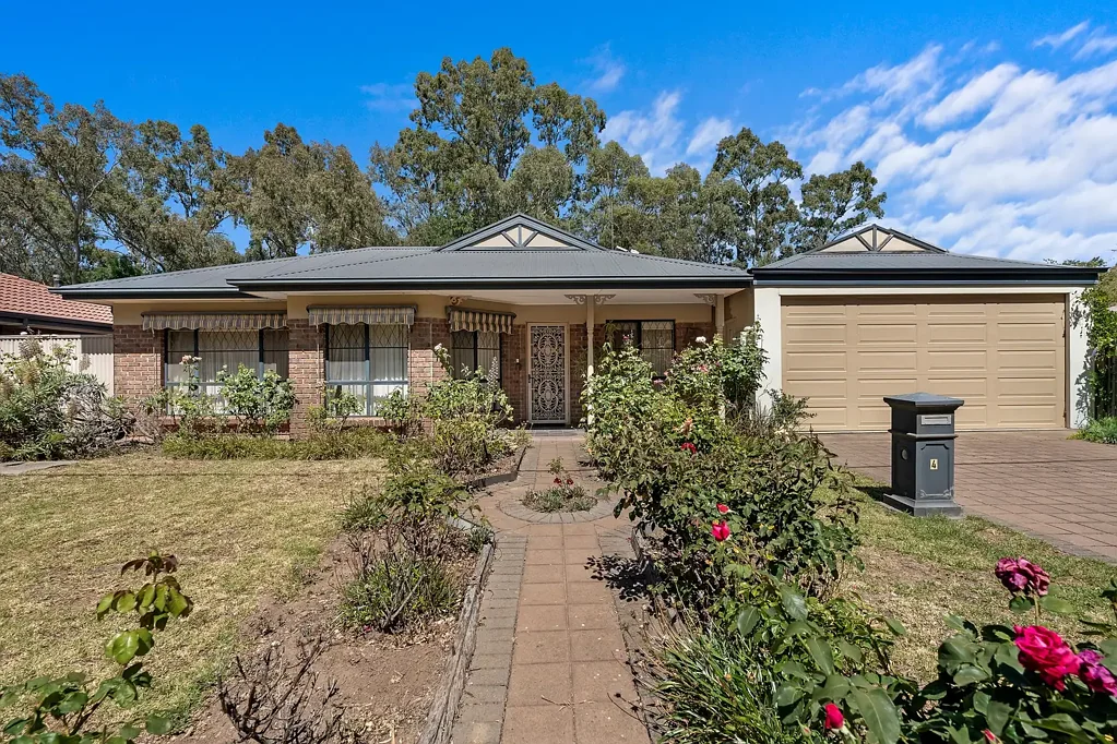 4 Warenda Road, Clare, SA 5453