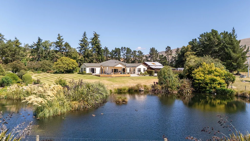 Roxburgh  A Rare Blend of Land, Lifestyle and Opportunity