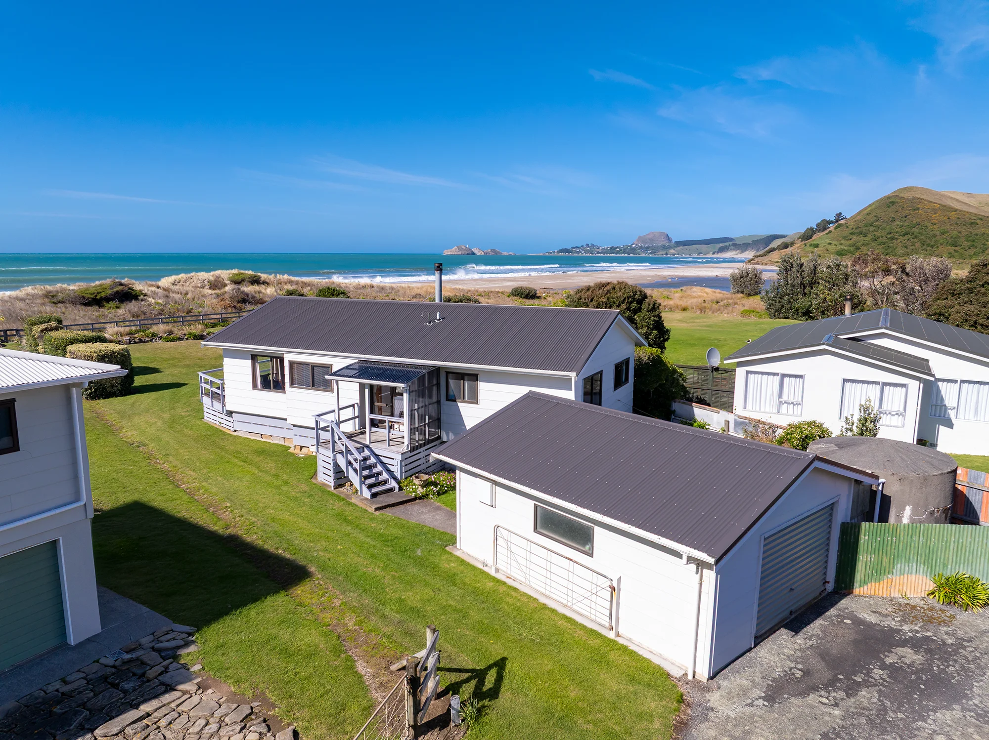 Whakataki 3कमरा Beachfront at Whakataki, Castlepoint
