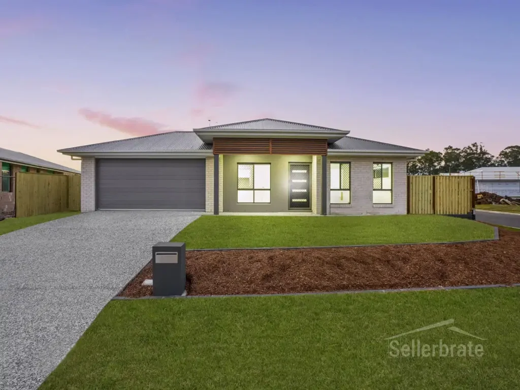 Gleneagle 4Kwarto Brand new with vehicle access to backyard