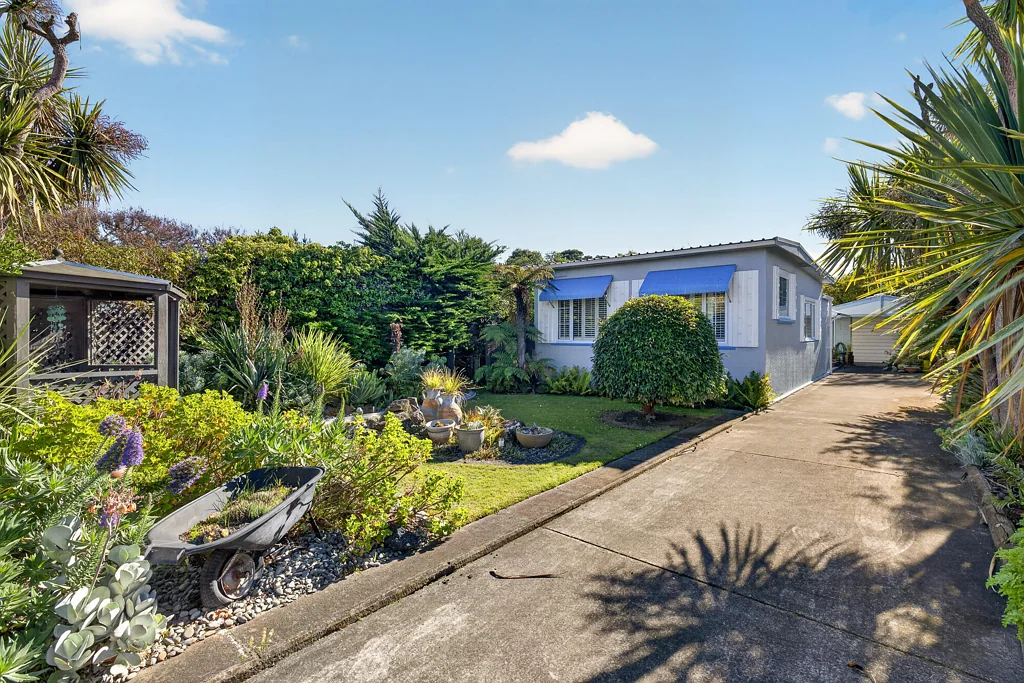 South New Brighton 2 Bedroom Coastal Charm & Flexibility!