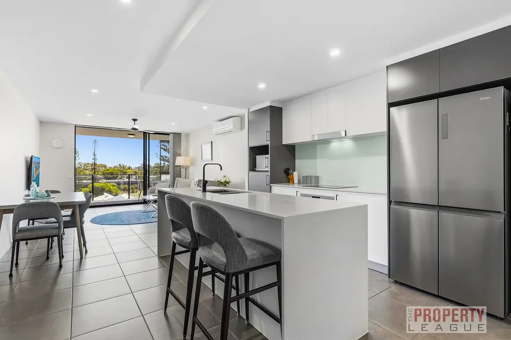 Buddina 3房  Only One for Sale - Private North Facing with Large Balcony between Sea and Shops