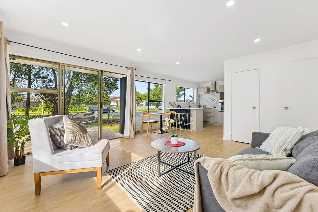 Weymouth 2 Bedroom Modern Living, Amazing Value!