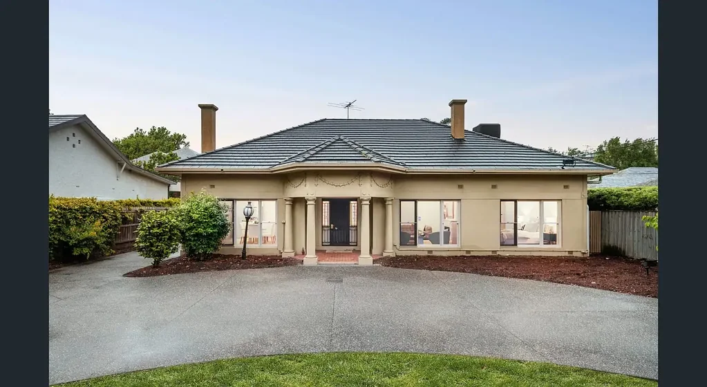 Family Home on the Golden Mile
