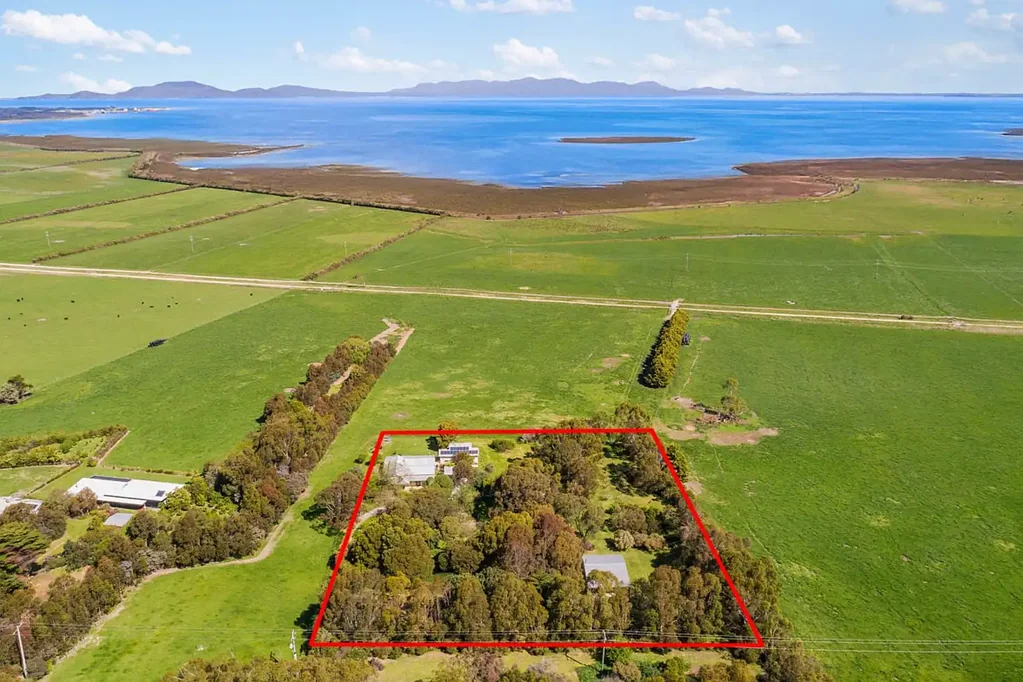 Toora 'Miranda' – Magnificent Panoramas on 2.5 Acres