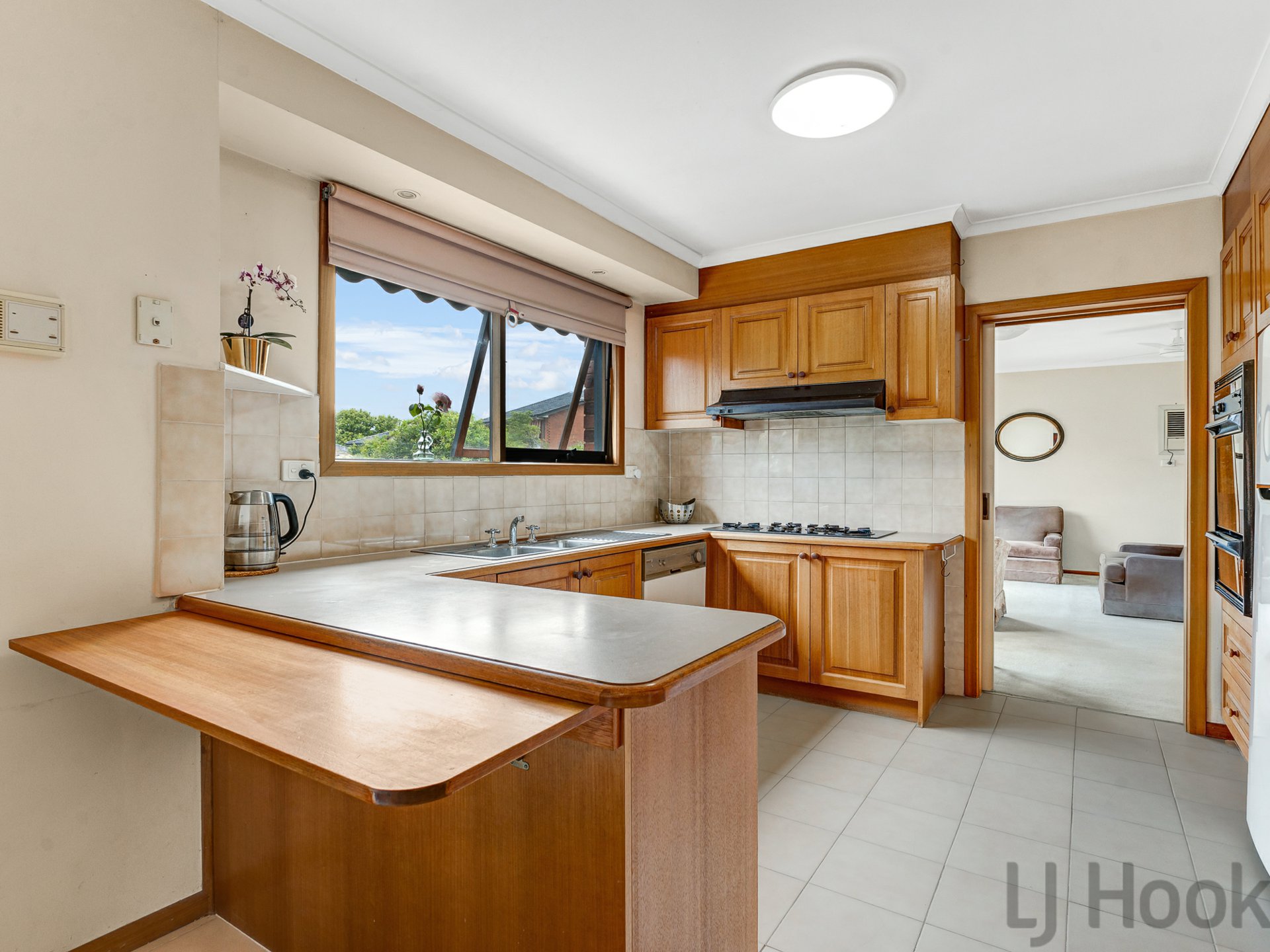 71 ESSEX RD, MOUNT WAVERLEY VIC 3149, 0 Bedrooms, 0 Bathrooms, House