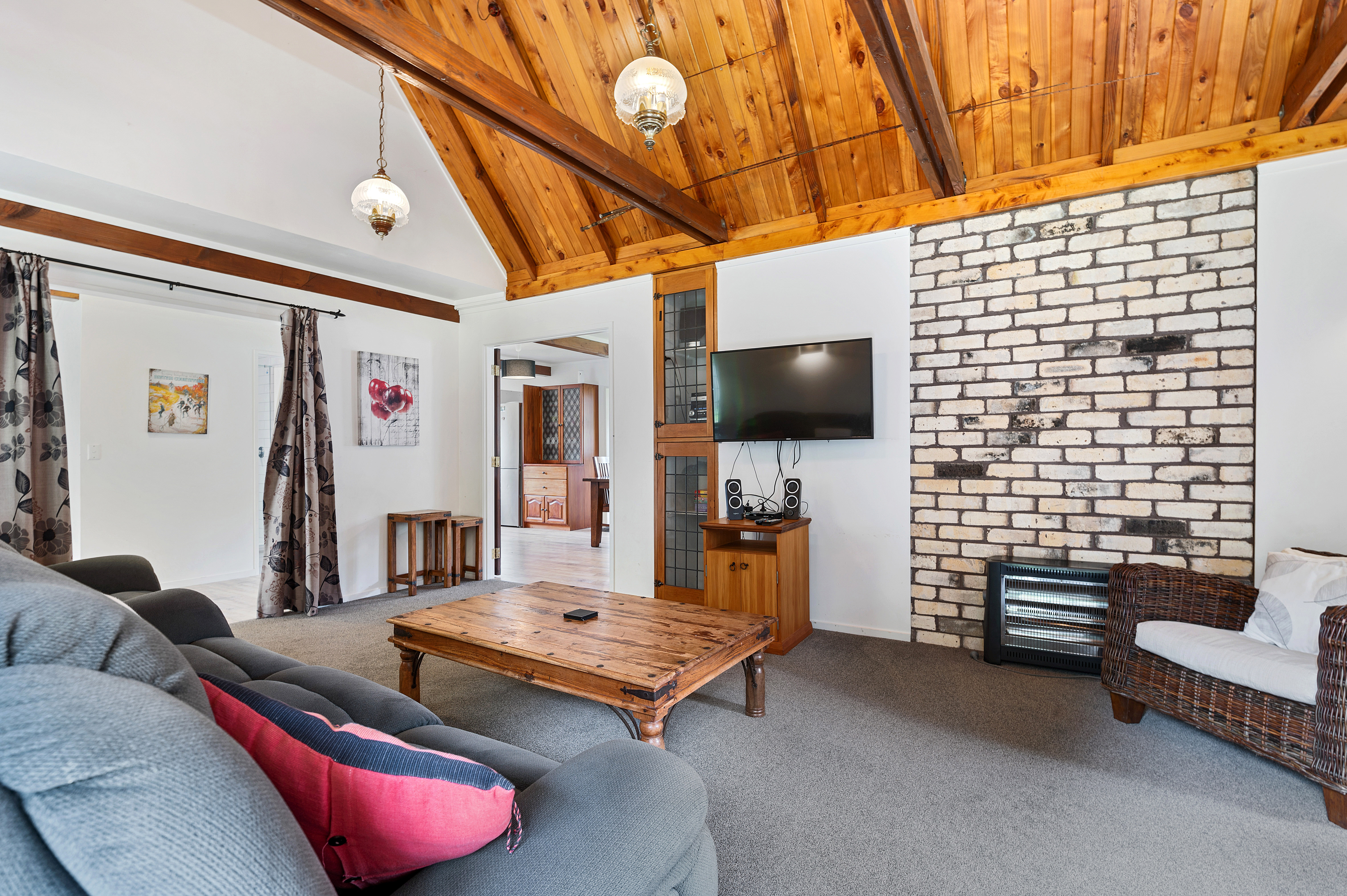 21 Millar Road, Lake Okareka, Rotorua, 3 chambres, 2 salles de bain