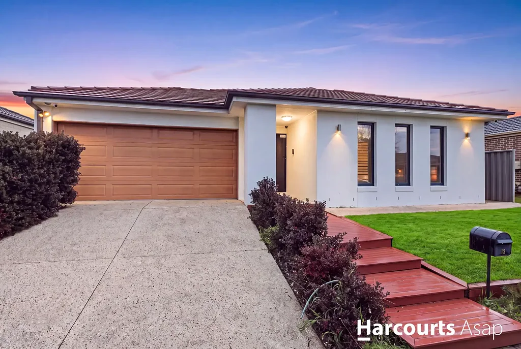 Cranbourne East 4房 卓越的家庭生活，空间充裕 Exceptional Family Living with Space to Spare