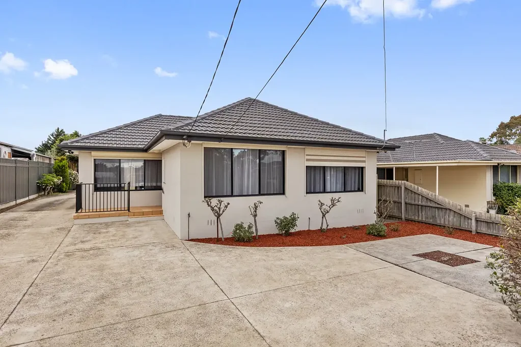 Easy Living in a Well Connected Keilor East Location