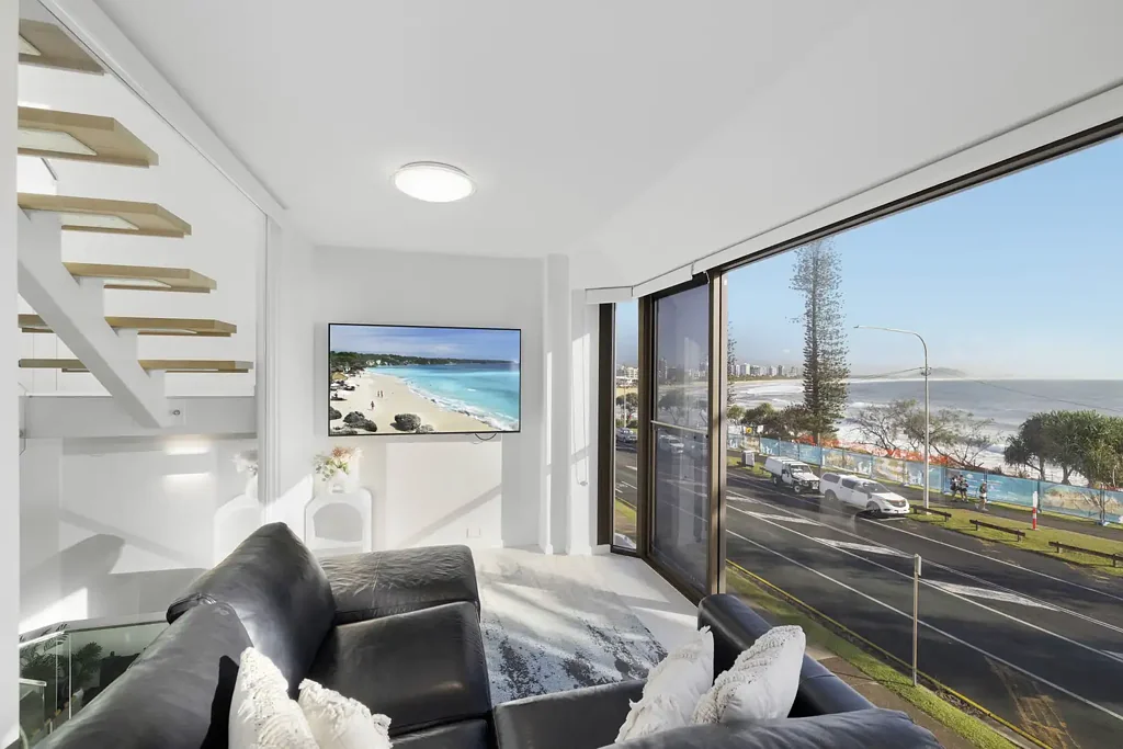 Alexandra Headland 4房  Sun, Space & Ocean Views - Beachfront Alexandria Penthouse