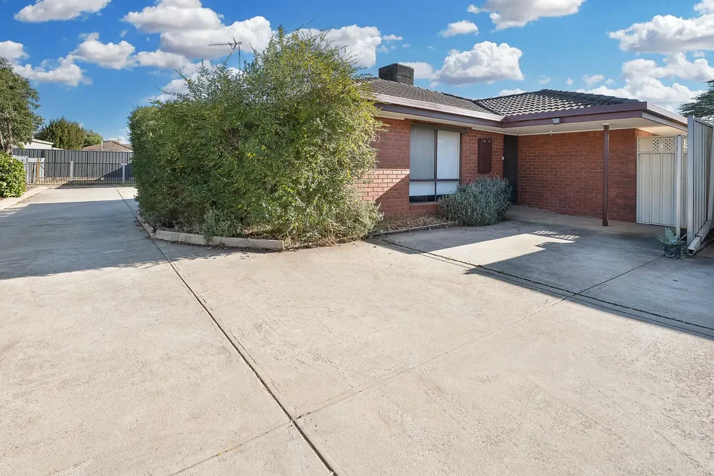Swan Hill 2 Bedroom Charming 2 Bedroom Brick Unit - Tenanted Until November 2025