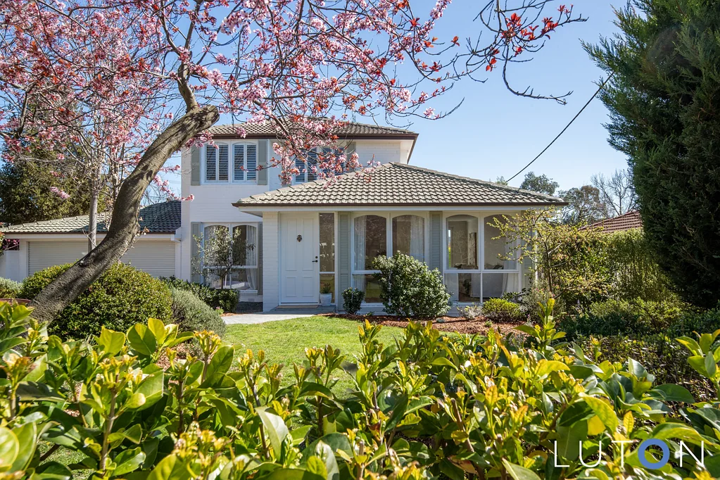 8 Gulgong Place, Fisher, ACT 2611