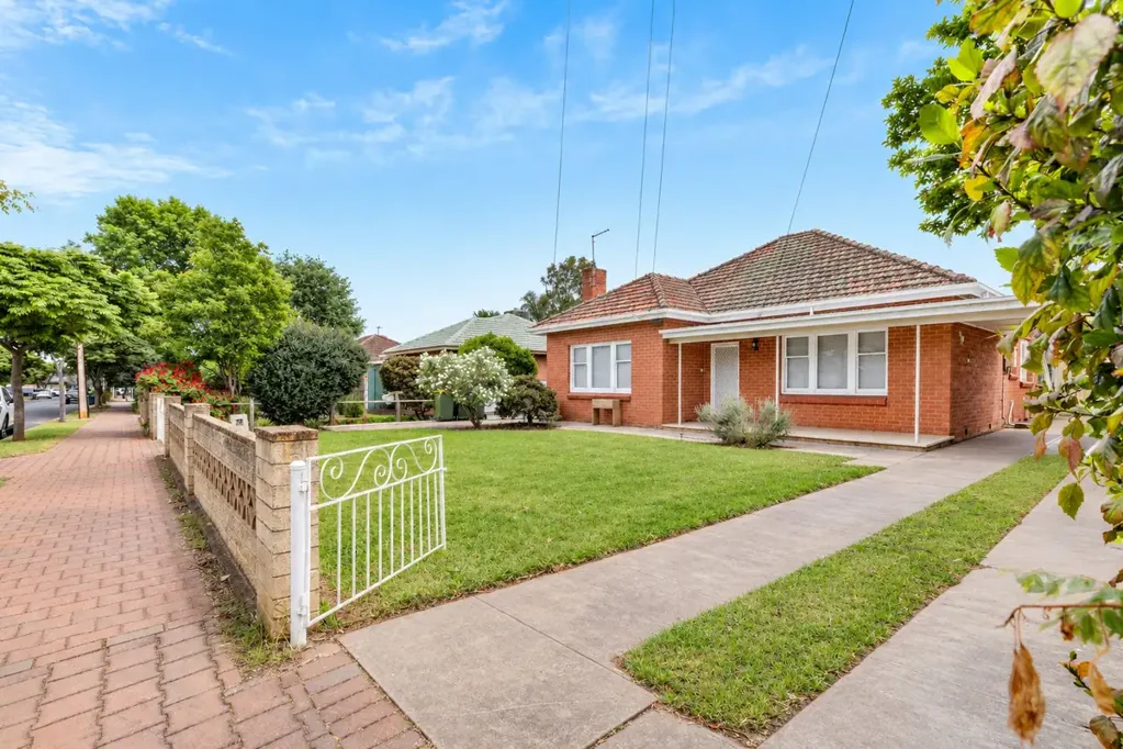 Comfortable Living in the Heart of Melrose Park
