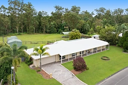 18 Wattlebird Place, Landsborough