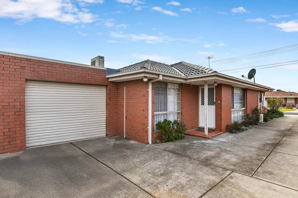 1/2 Weaver Court, Altona Meadows, VIC 3028