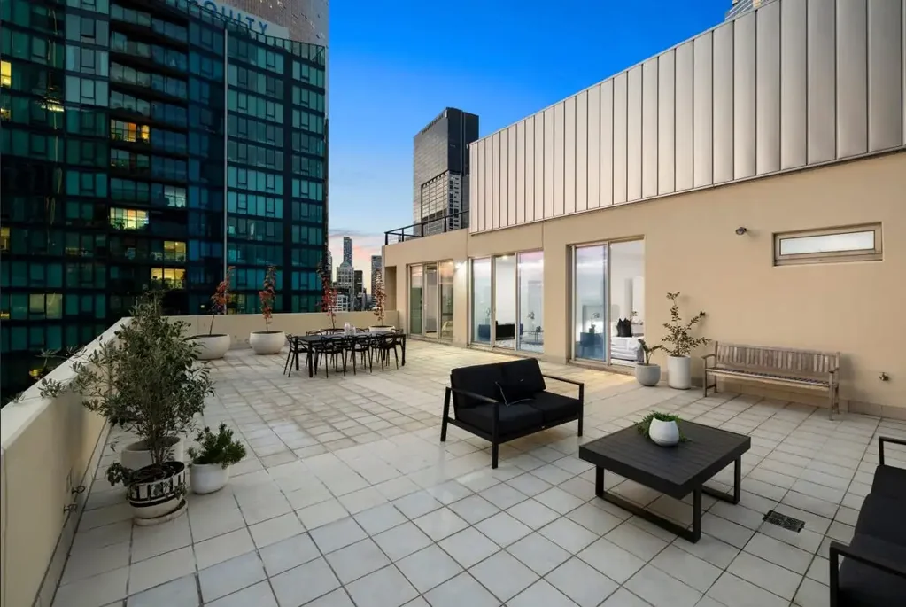 Luxury Renovated Penthouse (360sqm With 120sqm Rooftop Terrace)! Spectacular Views!