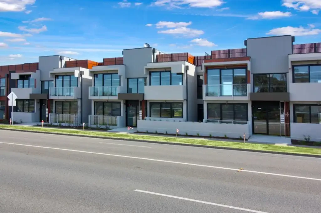 Fabulous Apartment - Sought After Beachside Location!