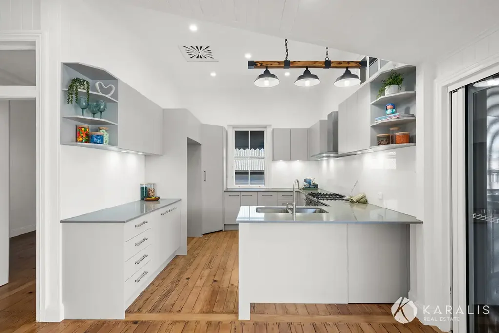 Spacious Renovated Character Home – Perfect for Executive Living