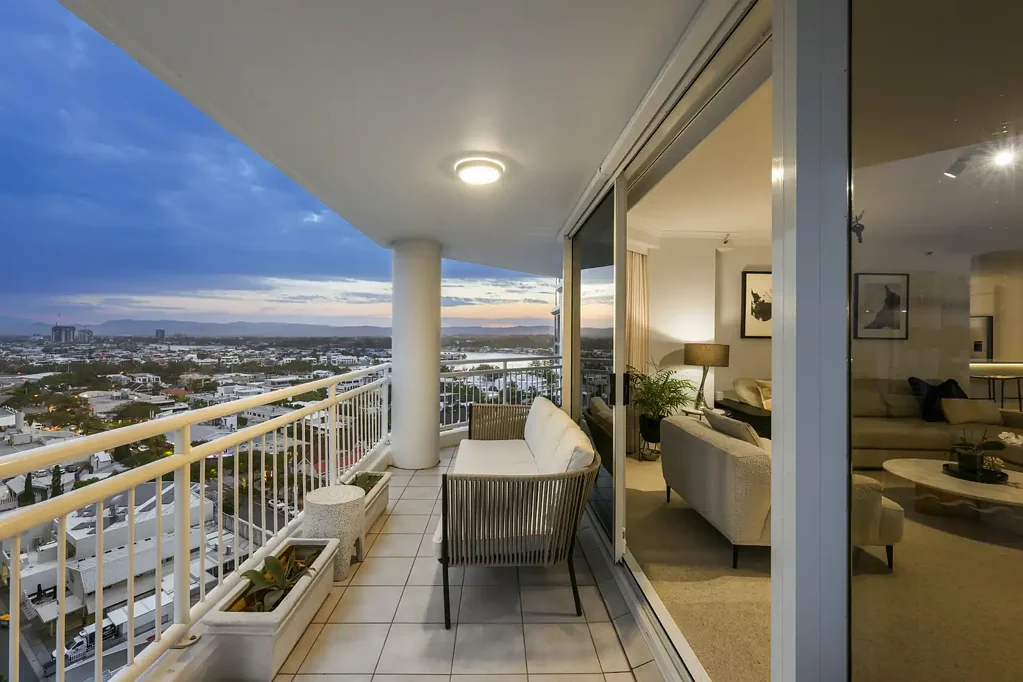67/11-17 Hughes Avenue, Main Beach, QLD 4217