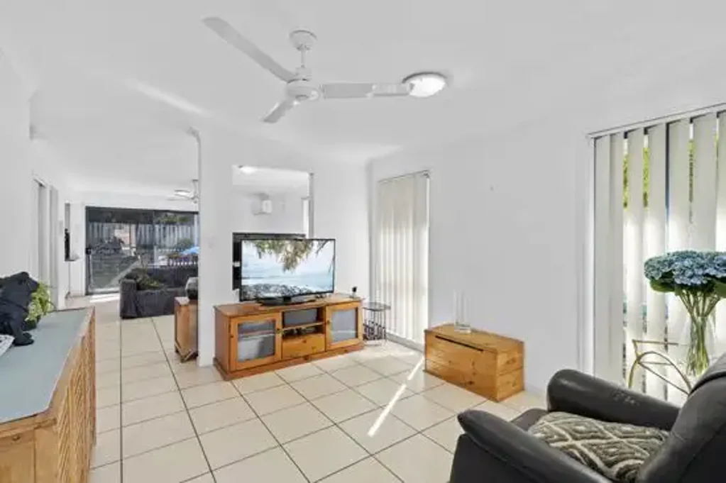 Pacific Pines 3房  3 Bedroom Townhouse in Villa Corfu