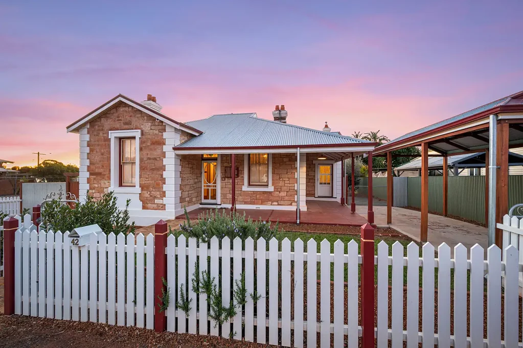 Kalgoorlie 4房  1897 Stone Residence – Historical Home - Beautifully Restored